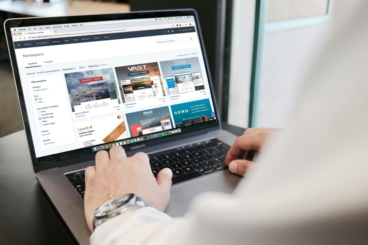 Reviewing store analytics and templates